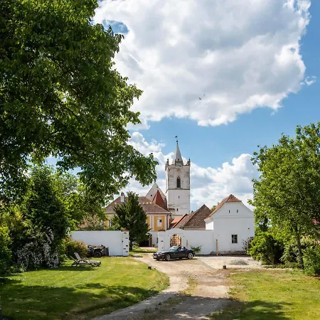 Ambrozuv Dvur Apartment