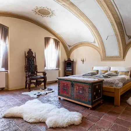 Ambrozuv Dvur Apartment Pouzdrany