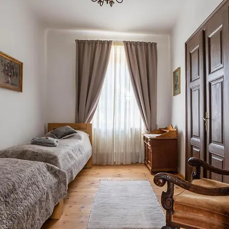 Ambrozuv Dvur Apartman